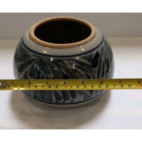 Studio Art Stoneware Pottery Lidded Pot Signed - Picture 7 of 11